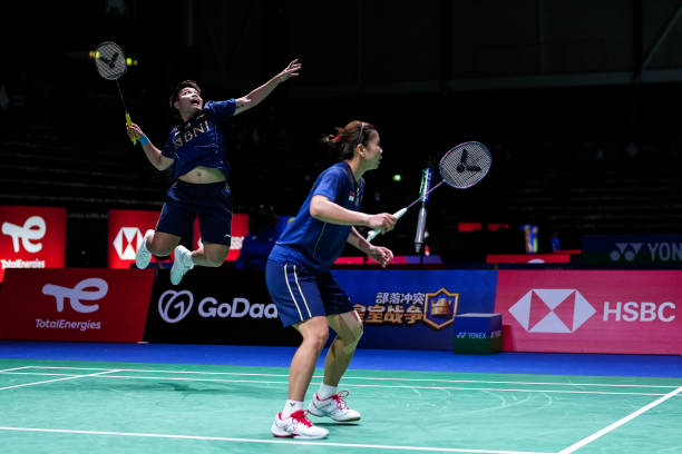 雙打愛好者首選：耐撞抗打的羽毛球拍品牌推薦