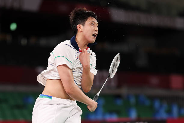 如何選擇適合羽毛球場地的劃線材料？