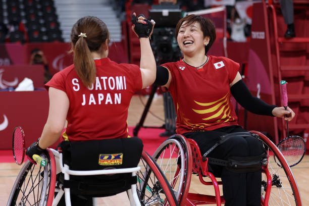 羽毛球換發(fā)球流程：得分后如何確定發(fā)球方？