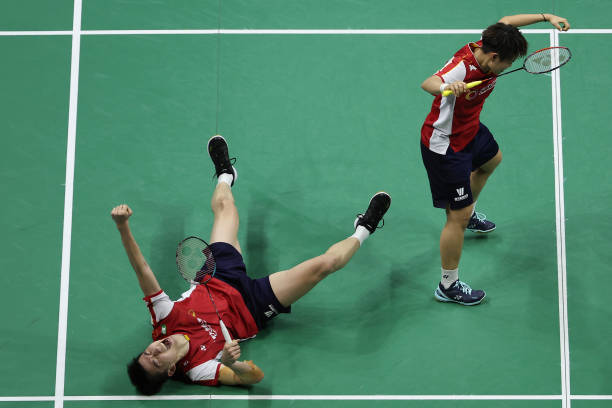 羽毛球單打場地標(biāo)準(zhǔn)尺寸：從底線到網(wǎng)高的全面指南