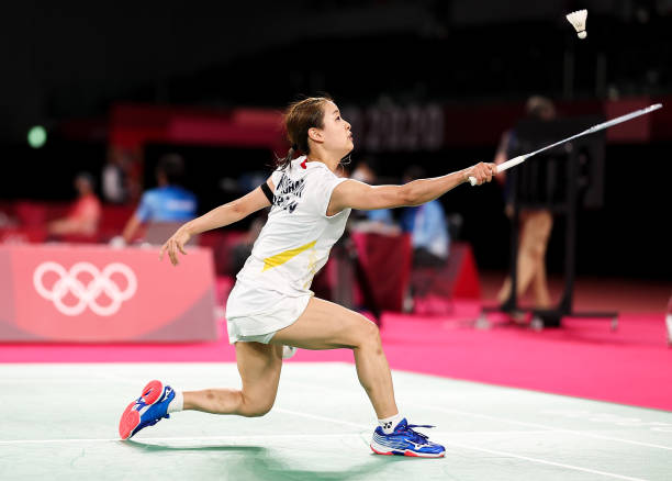 羽毛球基礎(chǔ)動作圖解：適合初學(xué)者的完整教程