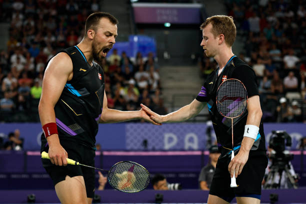 陳雨菲2-1逆轉(zhuǎn)取勝，展現(xiàn)奧運(yùn)冠軍風(fēng)采！