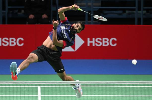 如何練習(xí)羽毛球的停頓擊球？看完這個(gè)視頻就懂了