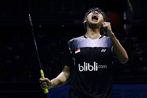 學(xué)校羽毛球場(chǎng)標(biāo)準(zhǔn)長(zhǎng)度是多少？