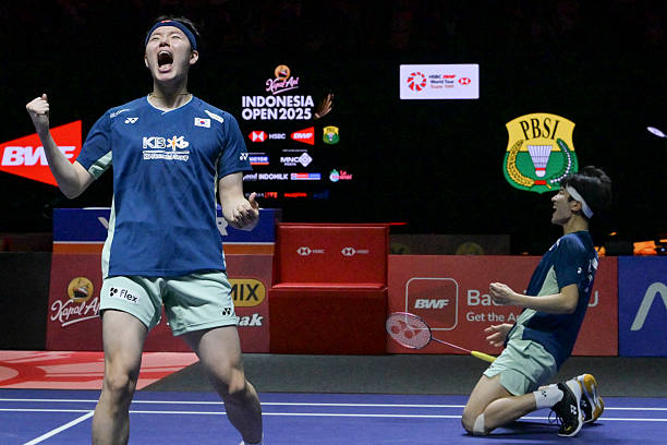 羽毛球發(fā)球高度規(guī)則：如何避免過(guò)腰違例？