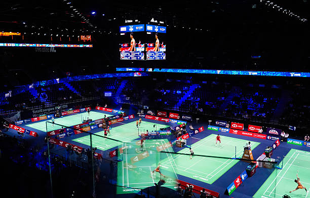 從專(zhuān)業(yè)角度解析羽毛球換發(fā)球規(guī)則變化