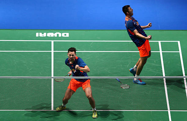 如何正確發(fā)球？羽毛球發(fā)球技巧與規(guī)則指南