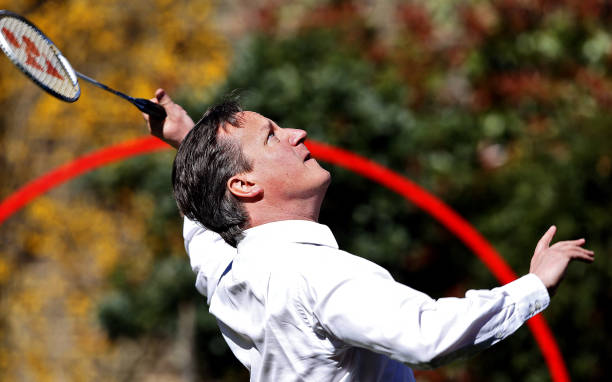 羽毛球高遠(yuǎn)球技巧：擊球位置與飛行軌跡的關(guān)系