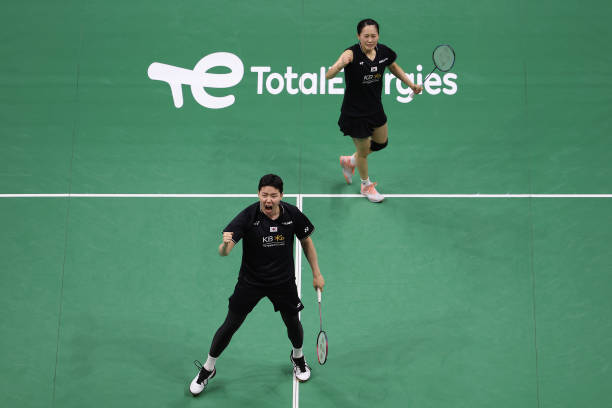 羽毛球發(fā)球規(guī)則：合法發(fā)球動作與違例行為解析