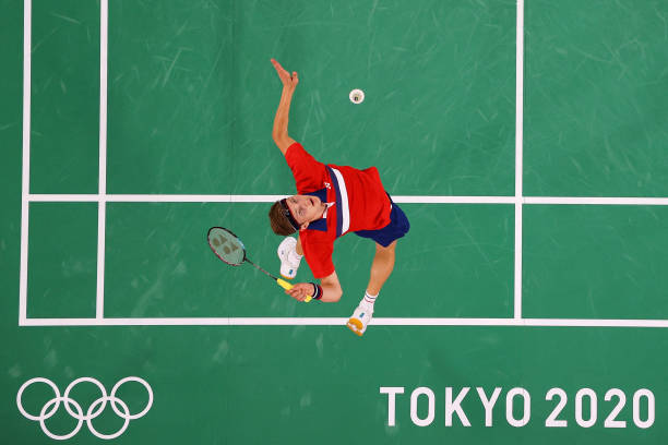 羽毛球進階技巧圖解：殺球、吊球與防守策略