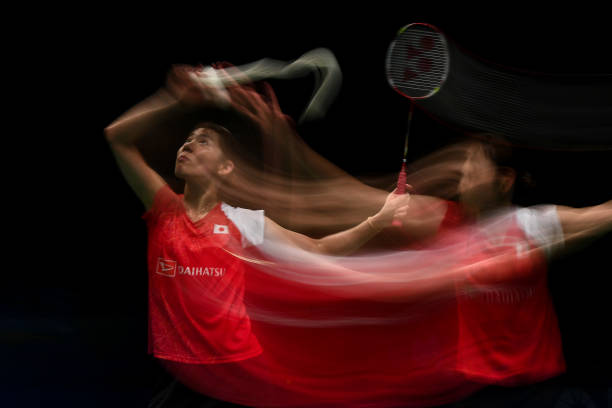 如何通過步法配合提升羽毛球點殺效果？