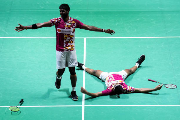 雙打發(fā)球技巧：如何利用發(fā)球區(qū)域制造優(yōu)勢(shì)