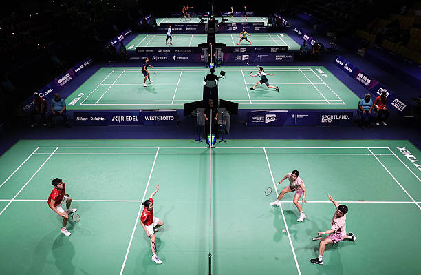 羽毛球單打和雙打的邊界線對比，別再搞混了！