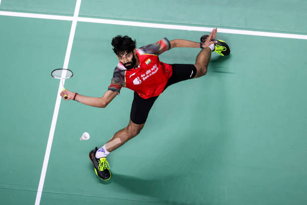 羽毛球拍穿線費用指南：從幾十到幾百，怎么選？