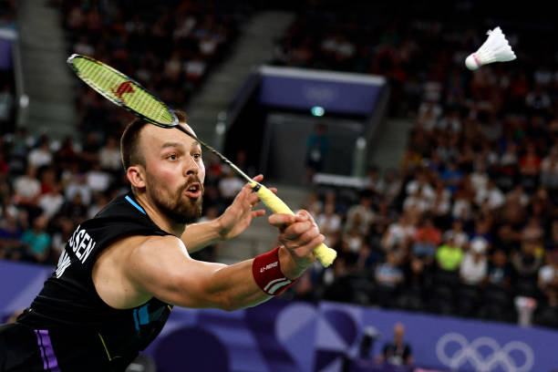 羽毛球單打比賽是幾局幾勝？專業(yè)賽制科普