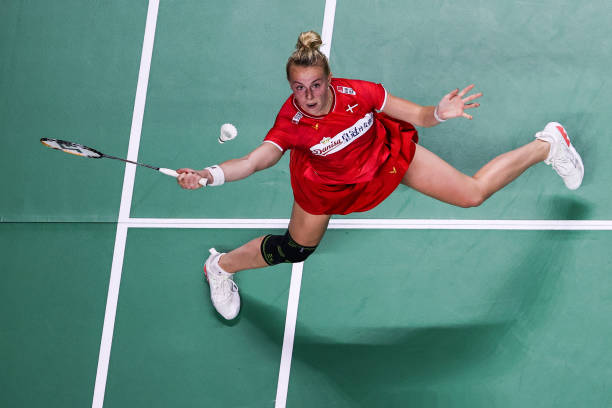 單打 vs 雙打：學(xué)校羽毛球場尺寸有何不同？