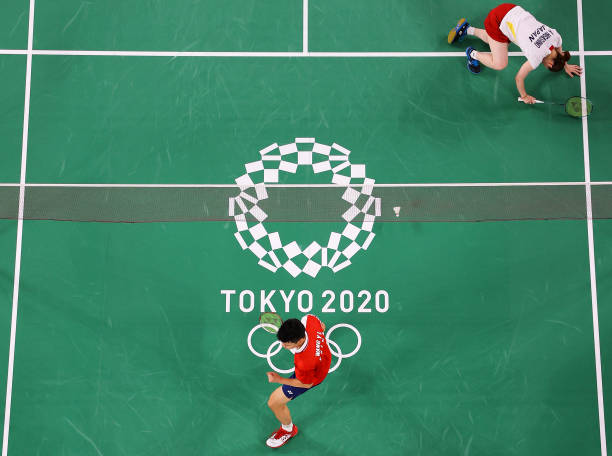 羽毛球殺球慢動作對比：糾正你的常見錯誤