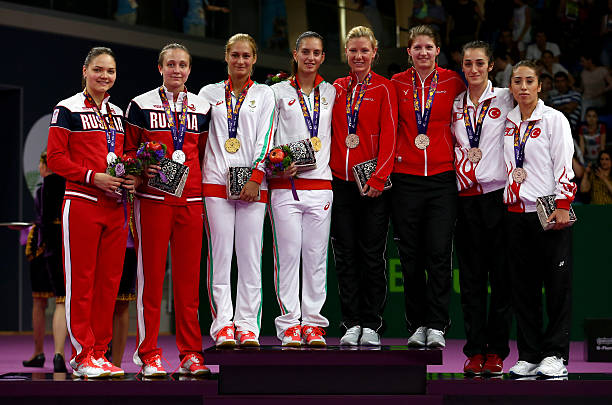 初中生打羽毛球，選對拍子才能事半功倍！