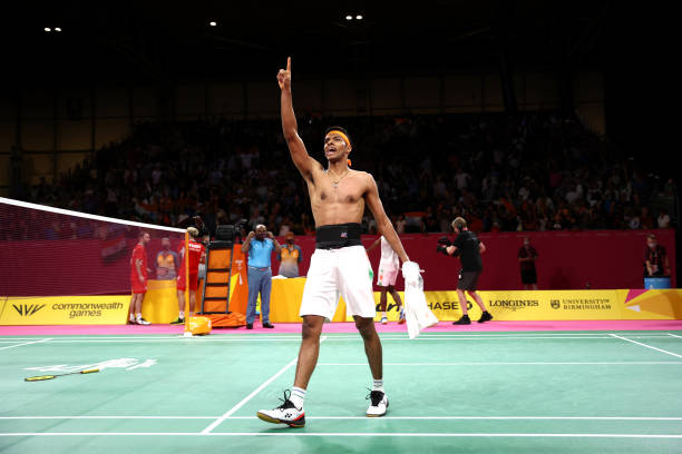 李寧單拍羽毛球拍的優(yōu)勢：碳纖維科技與精準(zhǔn)控球