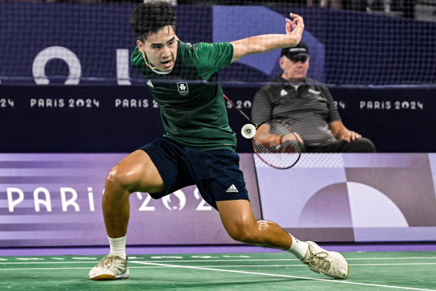 羽毛球殺球慢動作分解：從發(fā)力到擊球完整教學