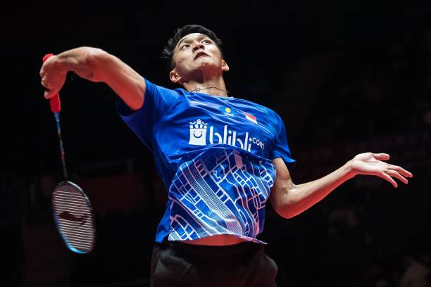 羽毛球新手必看！5個基礎發(fā)球姿勢全解析