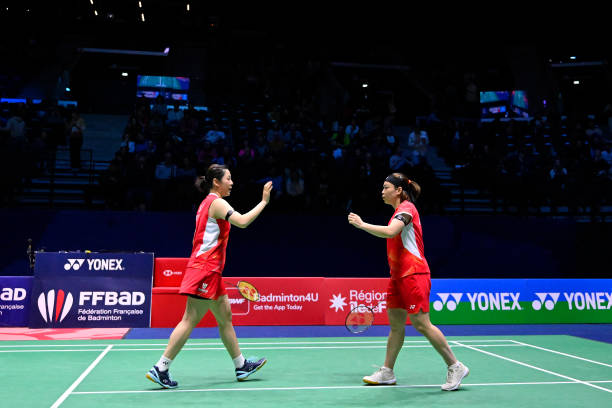 孩子學(xué)羽毛球第一步：如何挑選合適的球拍？