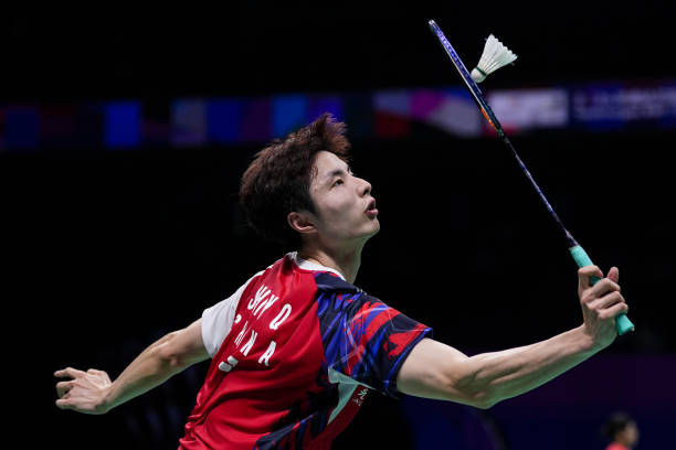 快樂學(xué)羽毛球：兒童基礎(chǔ)動作圖解教程