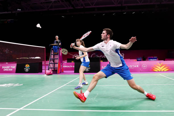 李寧突襲系列羽毛球拍深度評(píng)測(cè)：是否值得入手？