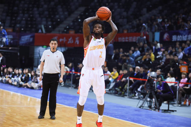 小區(qū)籃球場選址不當，居民呼吁拆除或搬遷