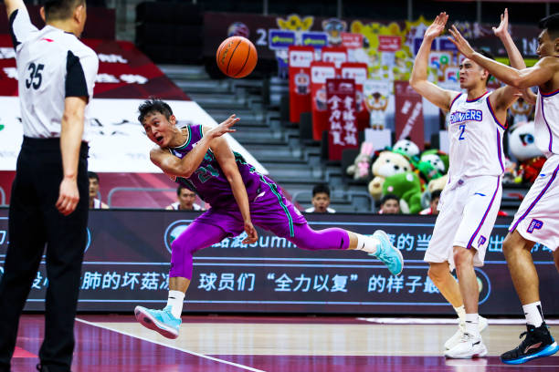 專業(yè)室內(nèi)籃球場(chǎng)vs業(yè)余場(chǎng)地：造價(jià)差異有多大？