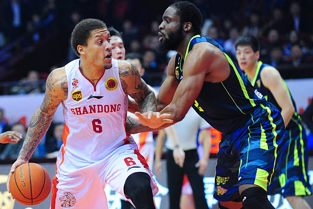 投籃技術(shù)精講：手部、肘部和身體協(xié)調(diào)動作分解