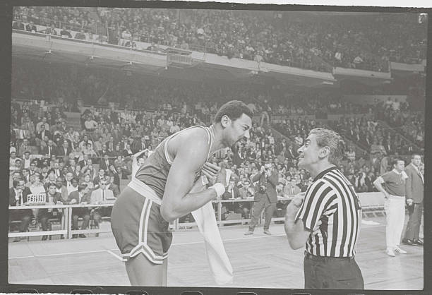 圖解定點(diǎn)投籃：從站姿到出手，一步步教你提高命中率