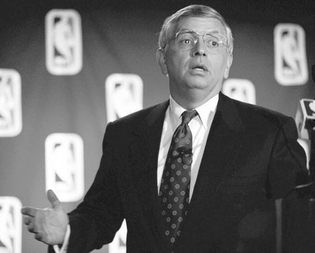 籃球隊伍職位全解析：從球員到教練的完整架構