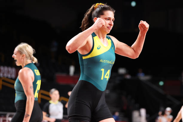 字母哥傷愈復(fù)出！總決賽G3直播，雄鹿主場(chǎng)背水一戰(zhàn)