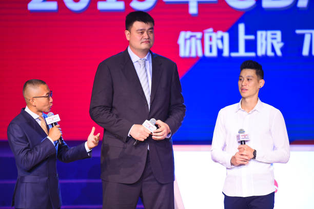 實戰(zhàn)中的帶球撞人手勢：裁判視角下的判罰案例