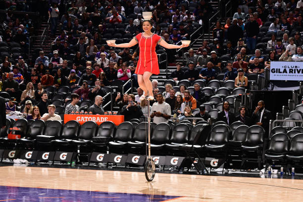 一場(chǎng)NBA比賽到底要打多久？完整時(shí)間線揭秘