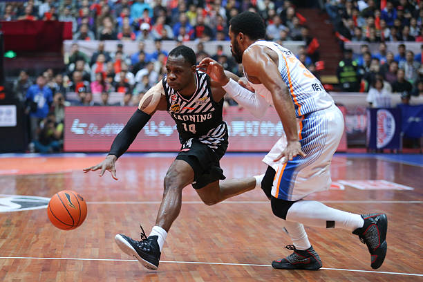 籃球15號(hào)位置詳解：攻防轉(zhuǎn)換中的關(guān)鍵作用