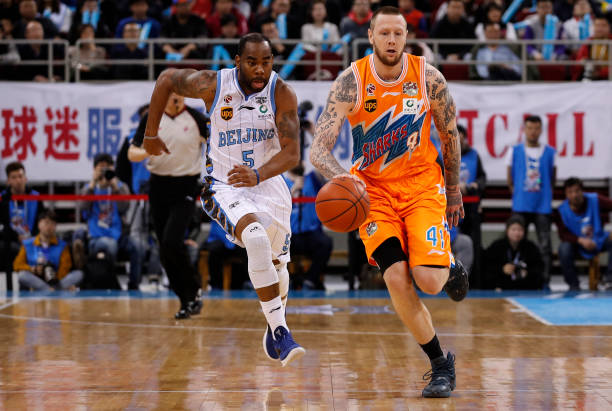 籃球違例規(guī)則大全：避免犯規(guī)的關(guān)鍵技巧