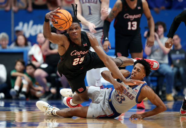 徐靜雨CBA直播回放：精彩解說與比賽瞬間回顧