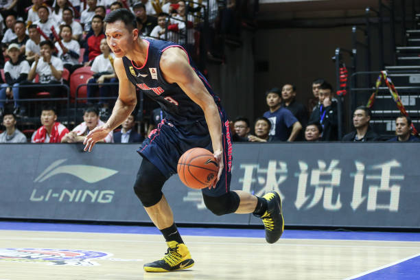 余嘉豪扣碎籃板成焦點(diǎn)，未來或成國家隊中堅力量