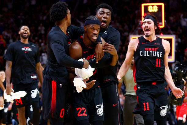 建設(shè)籃球場(chǎng)是否構(gòu)成違法？法律風(fēng)險(xiǎn)解析