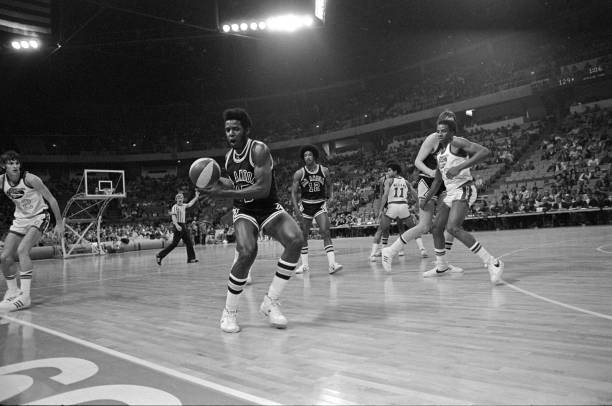 室內(nèi)籃球架安裝視頻：一步步教你完成