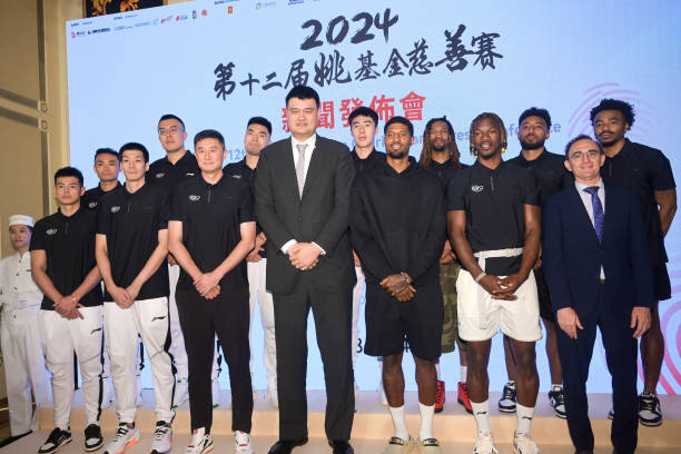 籃球規(guī)則解析：兩步半上籃過程中允許停頓嗎？