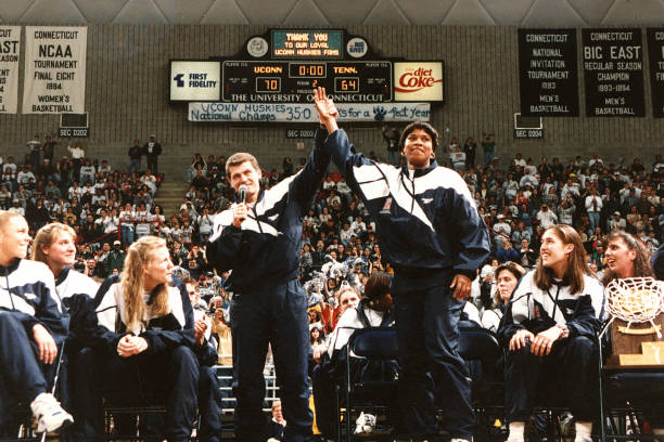 廣廈3-1領(lǐng)先，總決賽懸念漸失還是對手仍有翻盤可能？