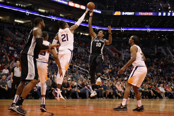 籃球場(chǎng)尺寸數(shù)據(jù)全收錄：長(zhǎng)寬、線條寬度與標(biāo)記要求