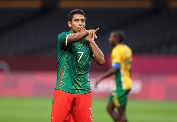 拜仁德甲首輪狂勝，凱恩首秀即封神，劍指歐冠？