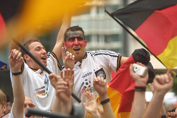 姆巴佩領(lǐng)銜：巴黎歐冠4-3-3進(jìn)攻陣型戰(zhàn)術(shù)分析