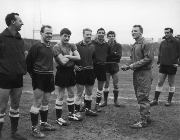 八人制足球場建設(shè)必看：長寬尺寸、材質(zhì)與安全要求