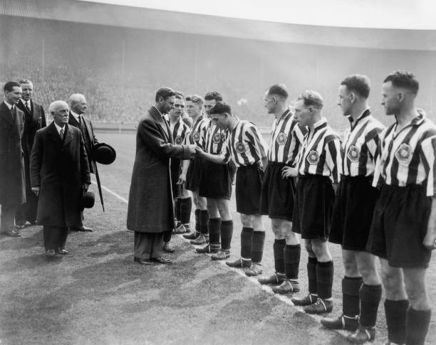 足球教學(xué)：如何正確理解禁區(qū)內(nèi)的越位判罰