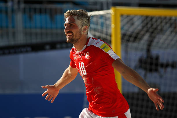 突出動態(tài)演示，更具現(xiàn)代感和沖擊力